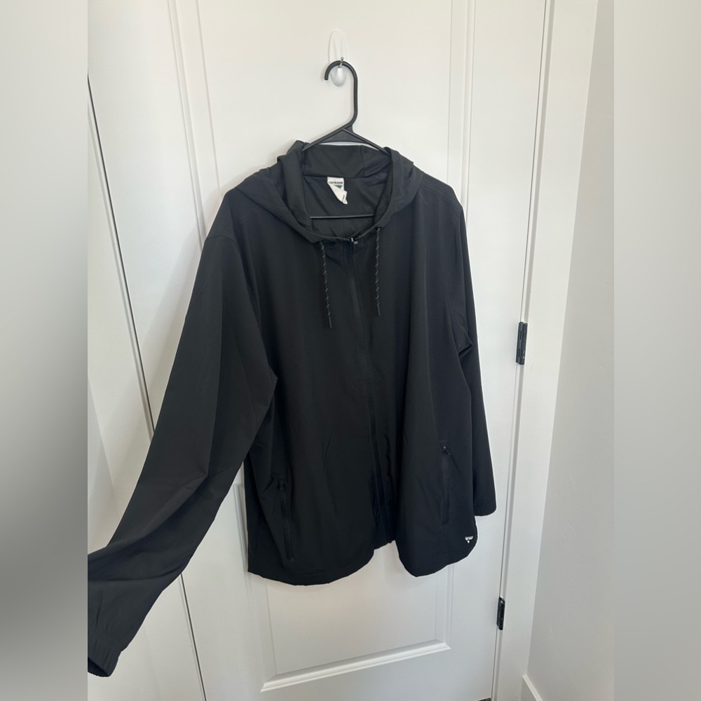Men’s XL Black Hooded Voyager Lightweight Rain Jacket with Cuffs and pockets
